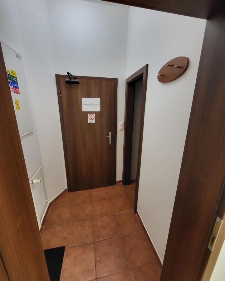 Excellent Apartments In Spa City Center 5 Min Walk From The Colonnade Karlowe Wary Zewnętrze zdjęcie