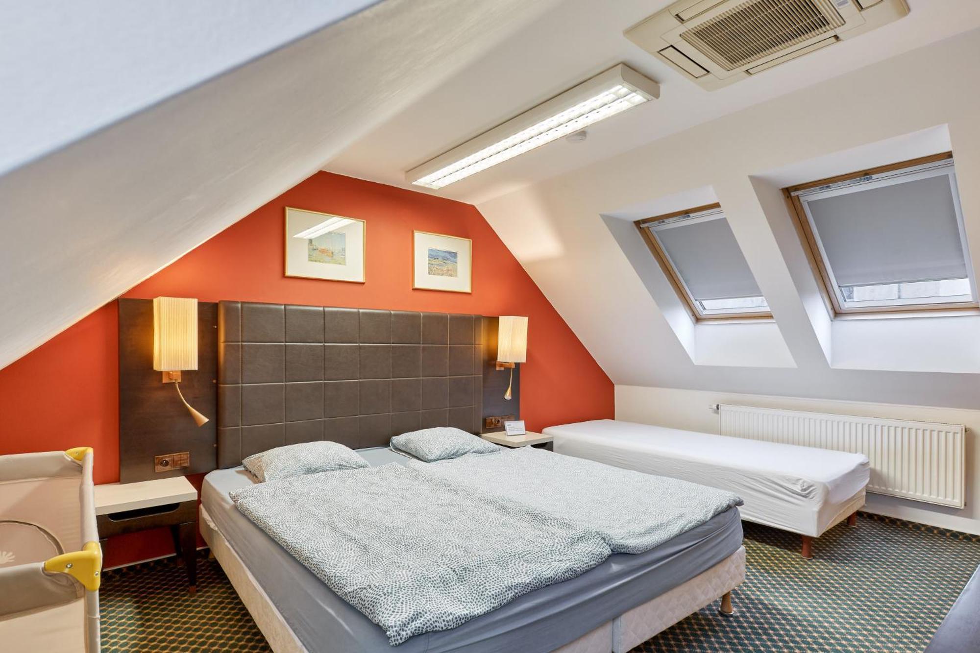 Excellent Apartments In Spa City Center 5 Min Walk From The Colonnade Karlowe Wary Zewnętrze zdjęcie