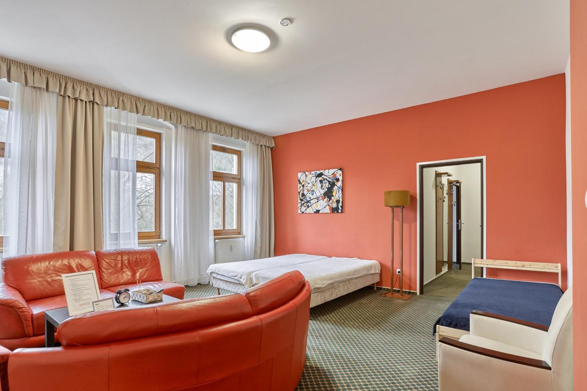 Excellent Apartments In Spa City Center 5 Min Walk From The Colonnade Karlowe Wary Zewnętrze zdjęcie