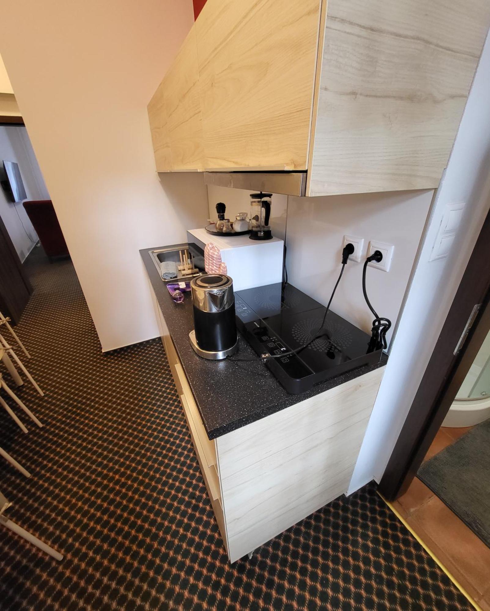 Excellent Apartments In Spa City Center 5 Min Walk From The Colonnade Karlowe Wary Zewnętrze zdjęcie
